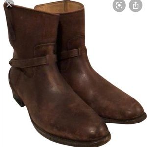 Frye Lindsay Plate Short in Brown - 8.5